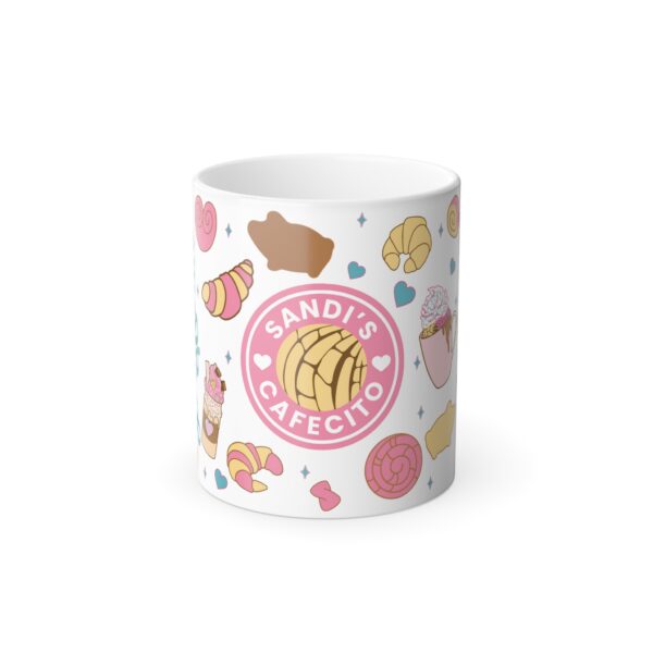 Personalized Color Morphing Mug - Cafecito y Chisme Design with Sweet Treats